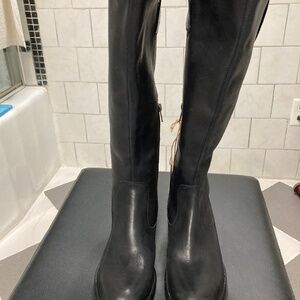 New black leather Born boots size 8m